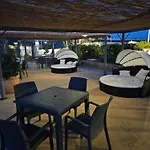 Graceland And Bed & Breakfast 3*
