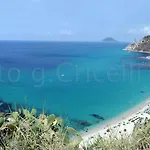 Bed & Breakfast Graceland And Capo Vaticano