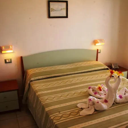 Graceland And Bed & Breakfast 4*