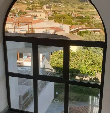 Graceland And * Capo Vaticano