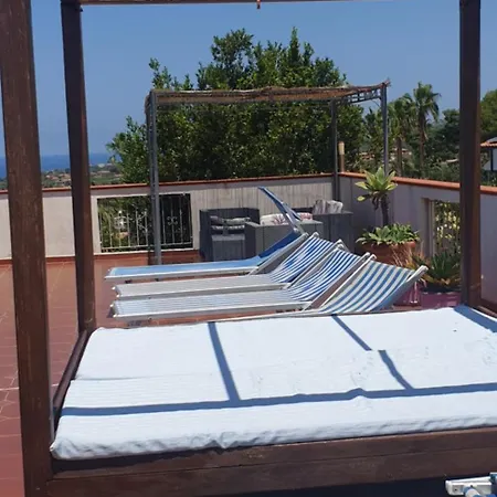 Graceland And Bed & Breakfast Capo Vaticano