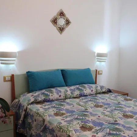 Graceland And Bed & Breakfast *