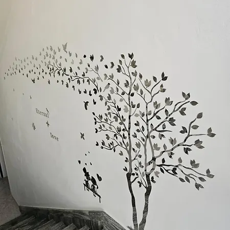 Graceland And Bed & Breakfast