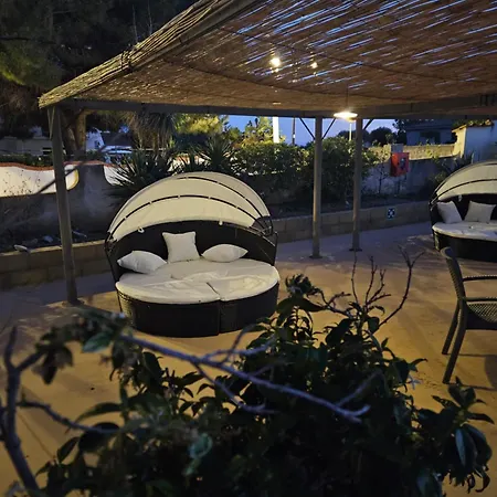 Graceland And Bed & Breakfast Capo Vaticano