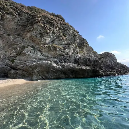 Graceland And * Capo Vaticano