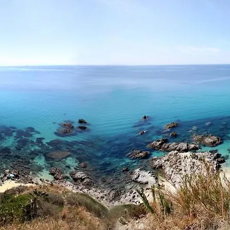 Graceland And * Capo Vaticano