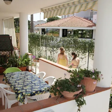 Graceland And Bed & Breakfast Capo Vaticano