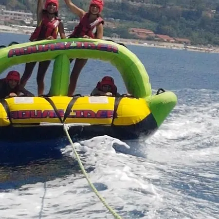 Graceland And Bed & Breakfast