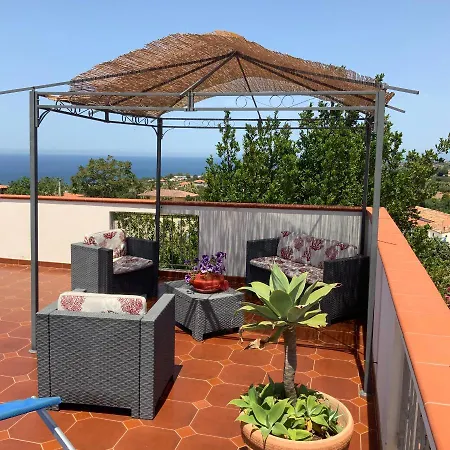 Graceland And Bed & Breakfast