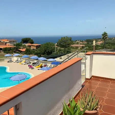 Graceland And Bed & Breakfast Capo Vaticano