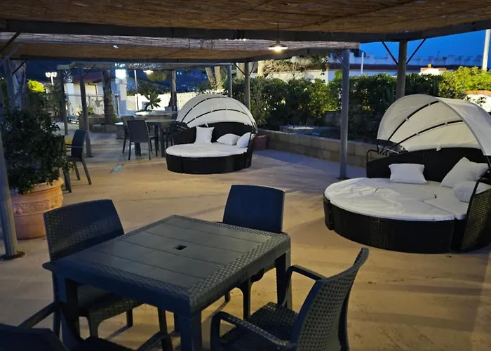 Graceland And Panzió 4*