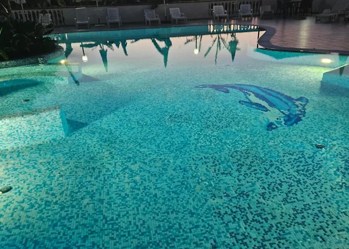 Graceland And 4* Capo Vaticano