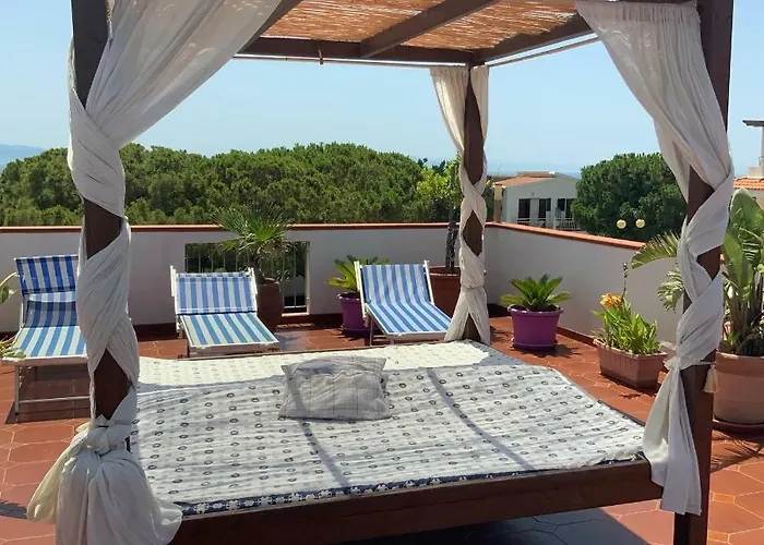 Graceland And לינה וארוחת בוקר