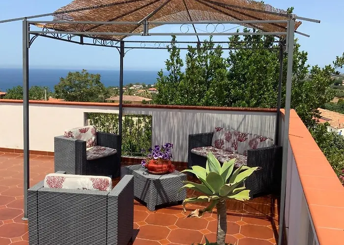 Graceland And לינה וארוחת בוקר